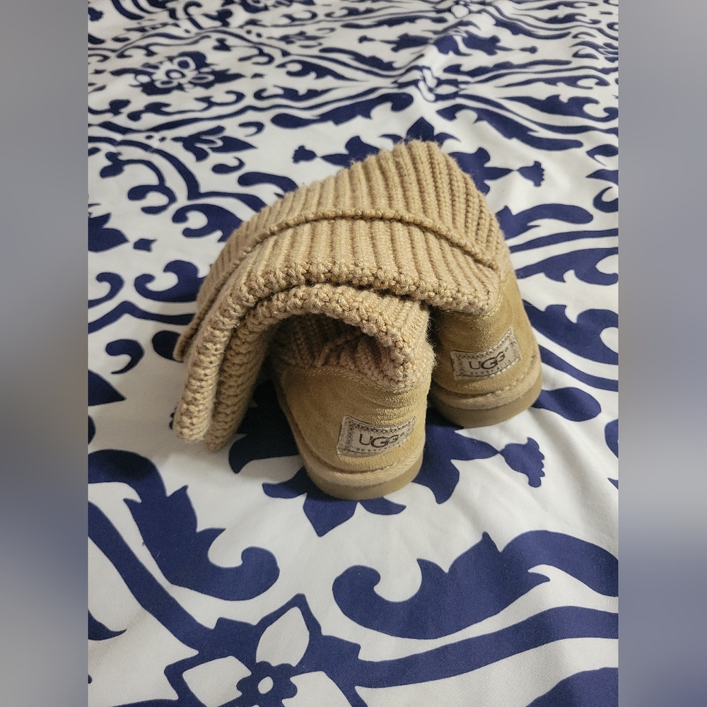 Ugg Brown Cardy Knit Boots - Picture 7 of 9